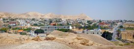 Jericho_cityscape_from_wall_ruins.jpg