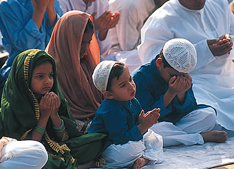 muslim-family-at-eid.jpg