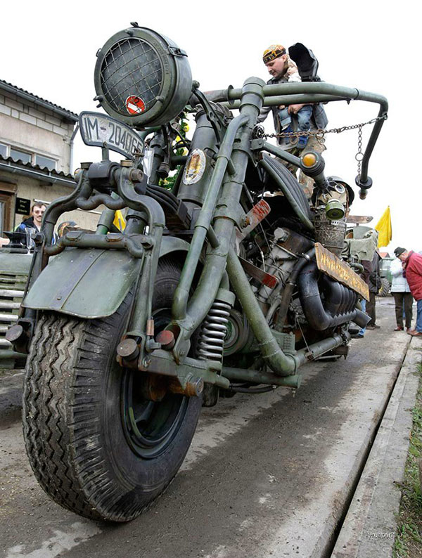 the-biggest-motorcycle-in-the-world-which-weights-5-tons5.jpg