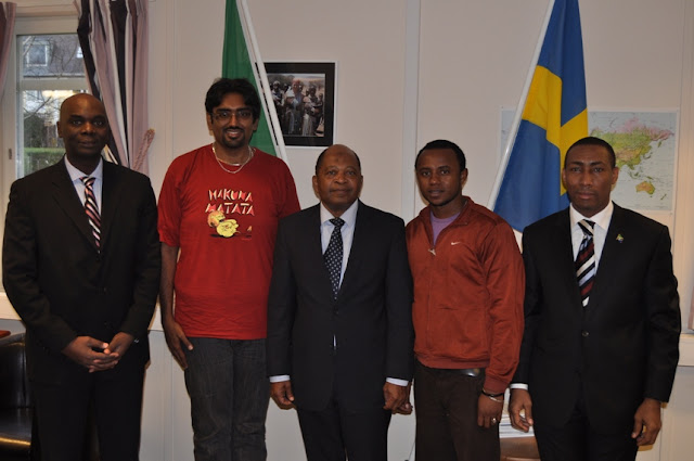 Mustafa+Hassanali+with+Tanzanian+ambassador+to+Sweden+HE+mohamed+Mzale+with+embassy+official+Jacob+Msekwa+and+Yusuf+Mdolwa+with+Hamis+Omary.JPG