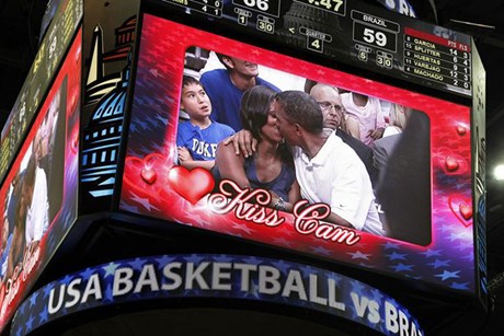 obama-kiss-cam-1.jpg