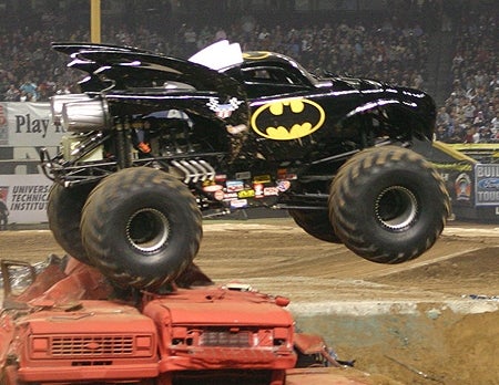 batman-monster-truck-20070817113430022-000.jpg
