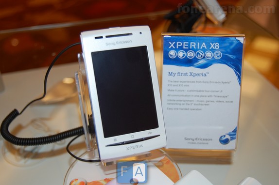 se-xperia-x8.jpg