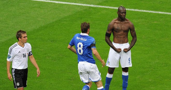 Mario-Balotelli-Germany-Italy-Euro-2012-Semi-_2787269.jpg