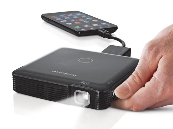 pocket_sized_hdmi_pico_projector_2.jpg