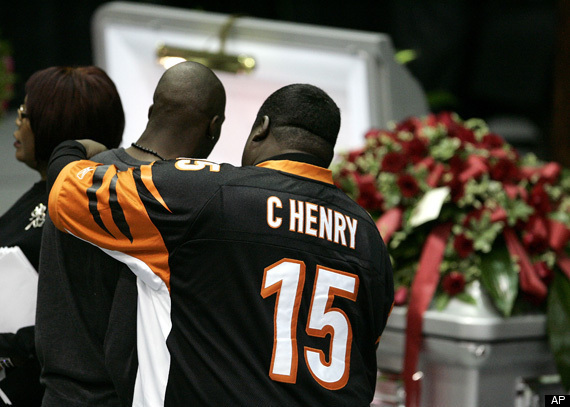 CHAD-OCHOCINCO-CHRIS-HENRY-FUNERAL.jpg