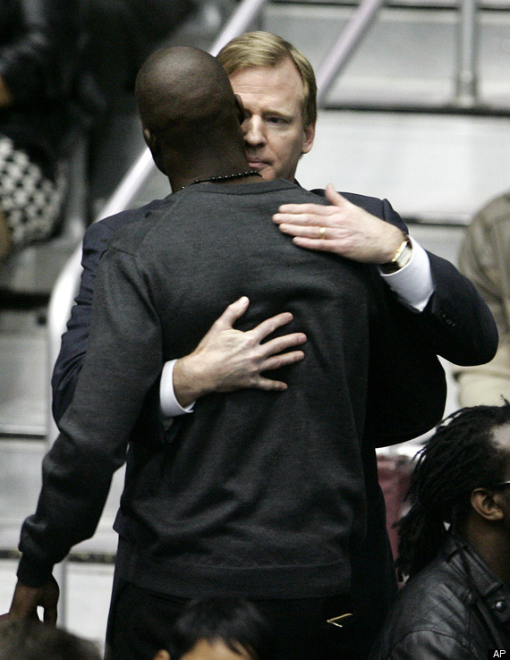 GOODELL-OCHOCINCO-CHRIS-HENRY-FUNERAL.jpg