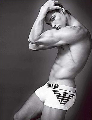 CRISTIANO-RONALDO-ARMANI-ADS-PHOTOS.jpg