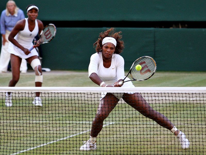 Venus-Williams-Serena-Doubles-Wimbledon-2009-_2325447.jpg