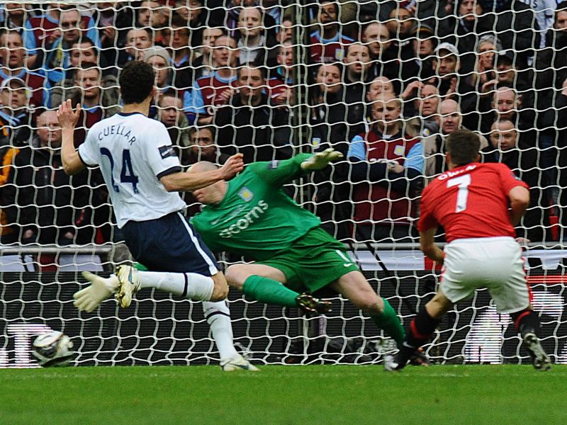 Michael-Owen-Manchester-United-Carling-Cup-Fi_2425548.jpg