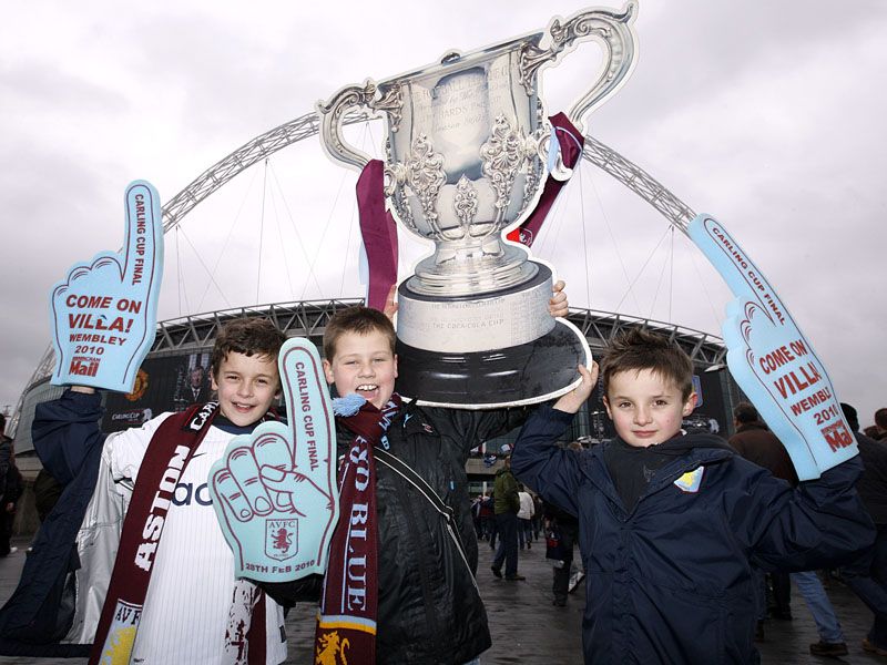 Villa-fans-Aston-Villa-Carling-Cup-Final-PA2_2425531.jpg