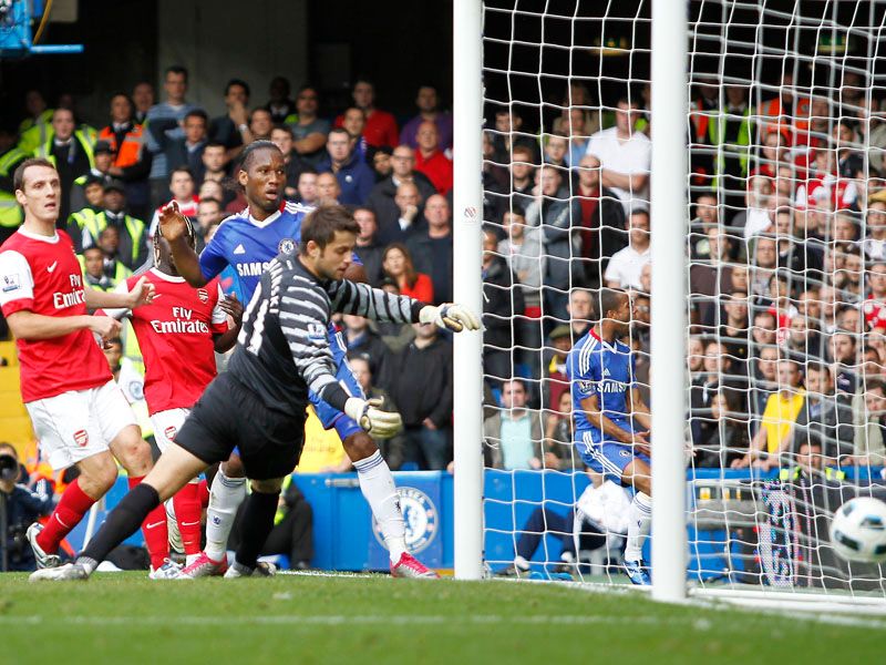 Chelsea-v-Arsenal-Didider-Drogba-goal_2511023.jpg