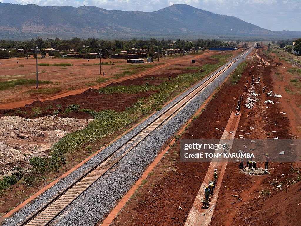 labourers-work-on-the-construction-of-a-section-of-the-new-standard-picture-id516171104