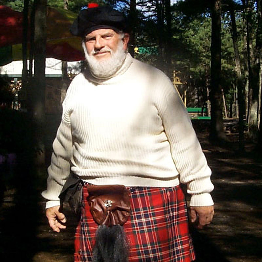 neil-mcshane-irish-garb-kilt-ac82e195830b809b.jpg