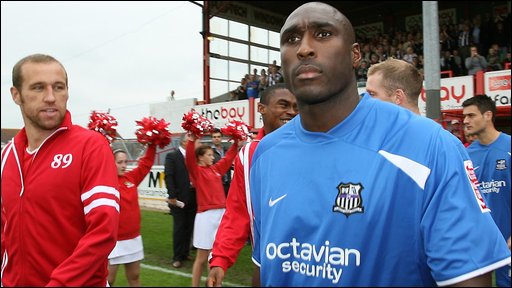 _46411912_sol_campbell_pa.jpg