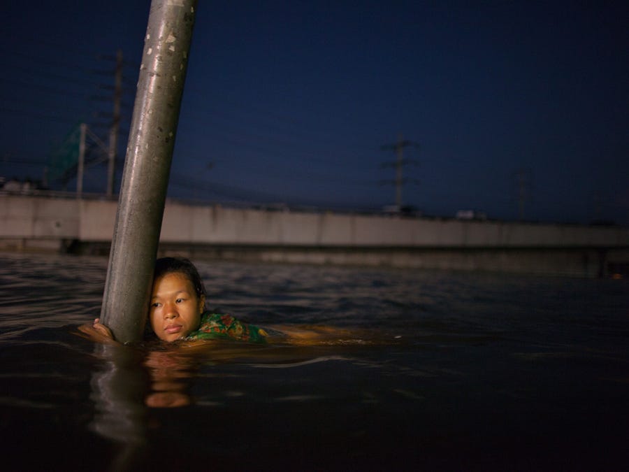 in-thailand-bangkok-was-submerged-by-floods-october-24-2011.jpg