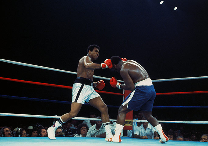 Muhammad-Ali-lands-a-righ-022.jpg