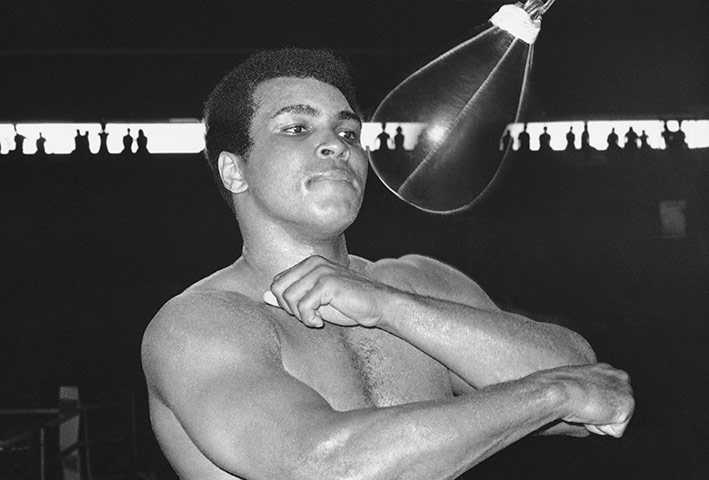 Muhammad-Ali-punches-the--024.jpg
