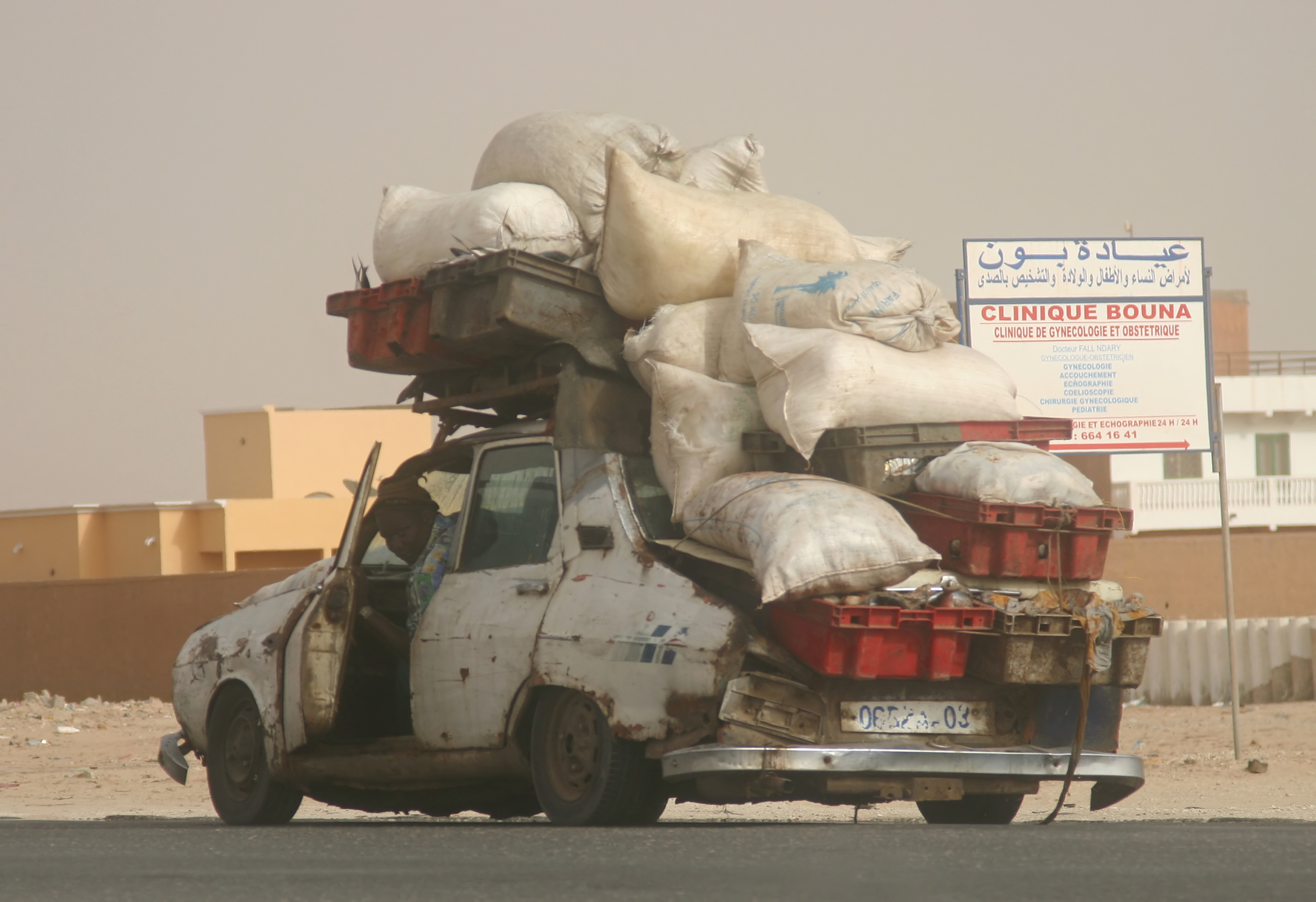 Renault_12_in_Nouakchott.jpg