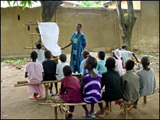 090925132951_guinea_school.jpg