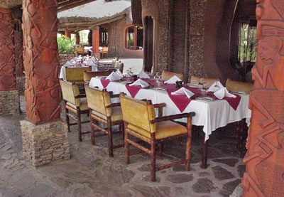 Dining-area-at-SerengetiSerena_fs.jpg