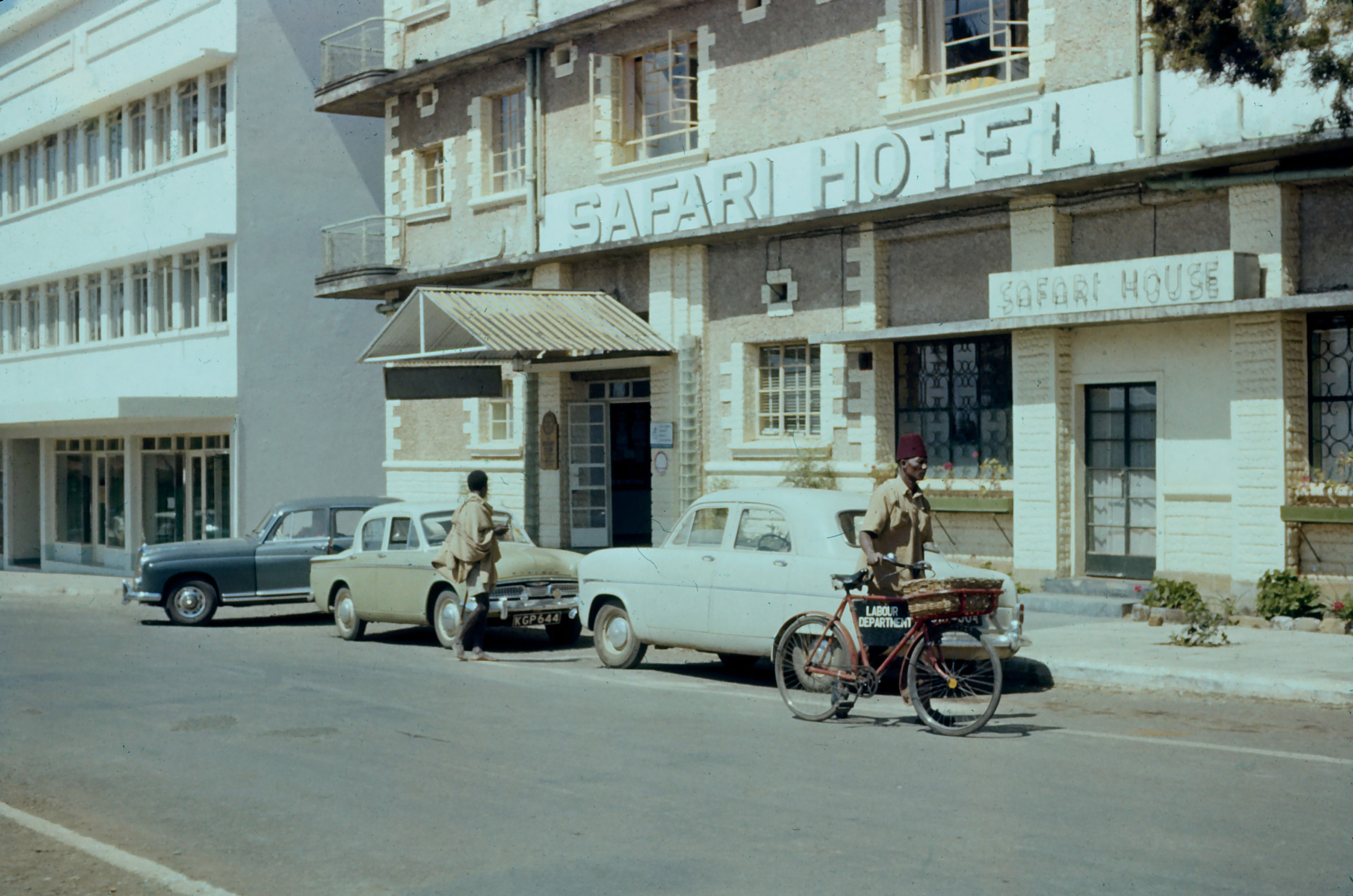 arusha_safari_hotel_1961.jpg
