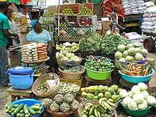 ghana_kumasi_market3_w.jpg