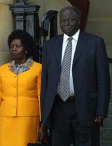 20060605-kenya-kibaki.jpg