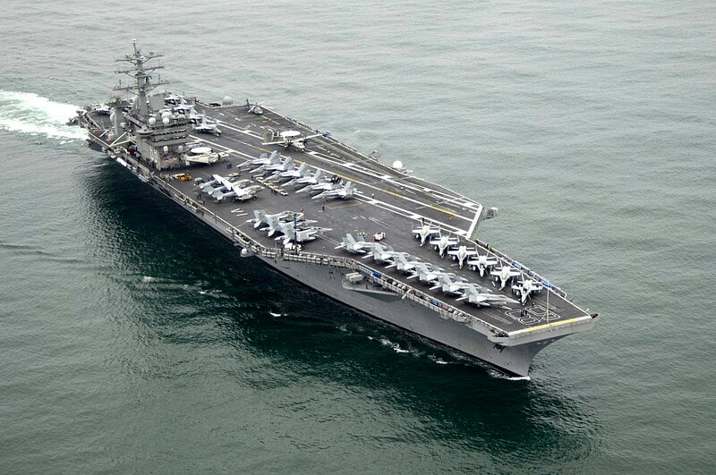 800px-USS_Nimitz_%28CVN-68%29.jpg