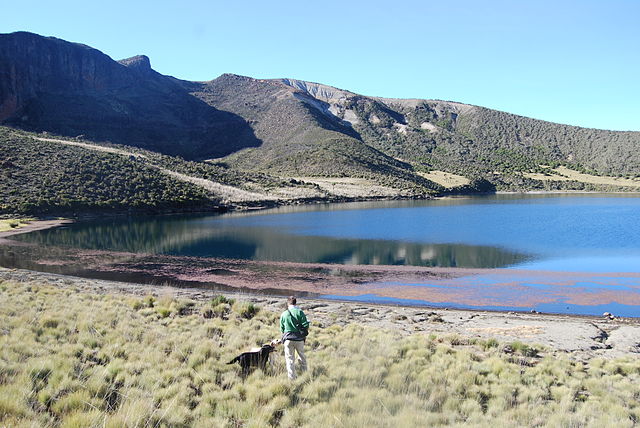 640px-Lake_on_Mount_Kenya.jpg