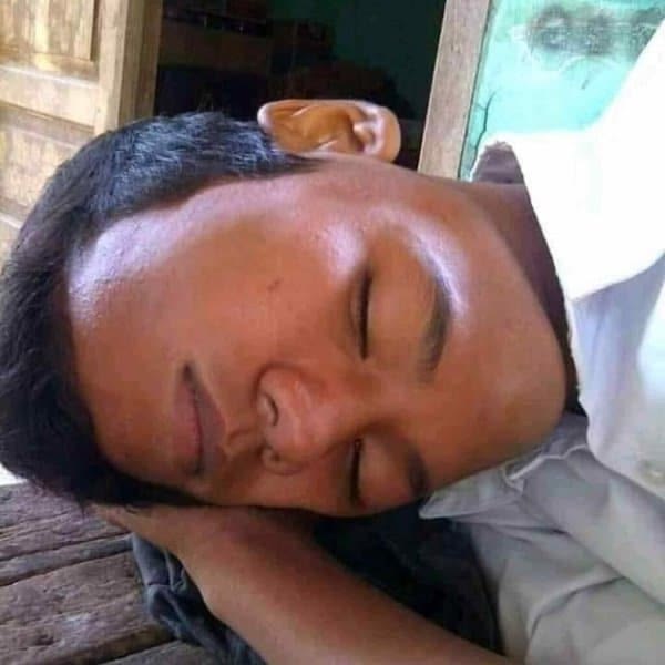 20 Funny Profile Pictures Sure To Get a Laugh.jpeg