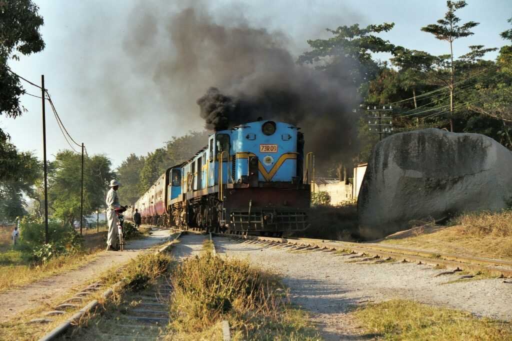 73r0809atMwanza.jpg
