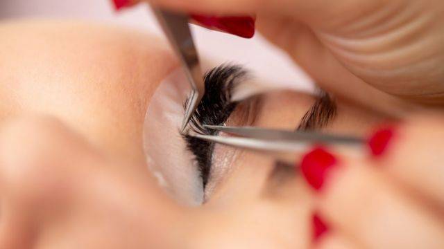 Ubandikaji wa Kope na Lenzi Bandia machoni unaweza kusababisha Upofu