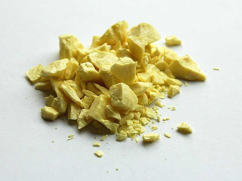 800px-Sulfur-sample.jpeg