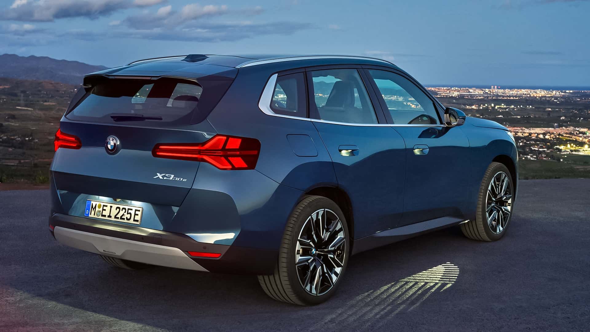 bmw-x3-30e-xdrive-2024 (1).jpg