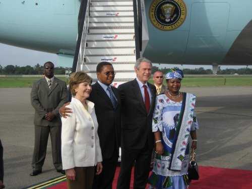 bushkikwetedepature_500x375.jpg