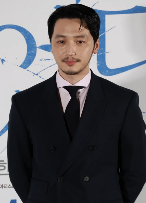 Byun_Yo-han_in_April_2024.png