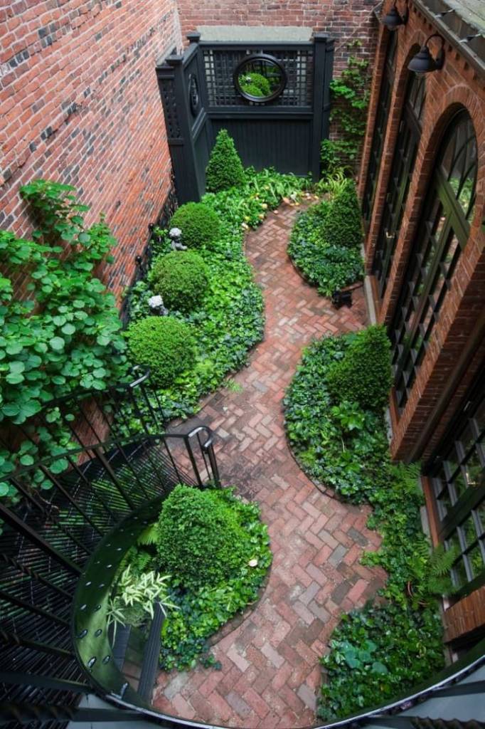 DIY Garden Path + Walkway Ideas - how to connect y.jpg