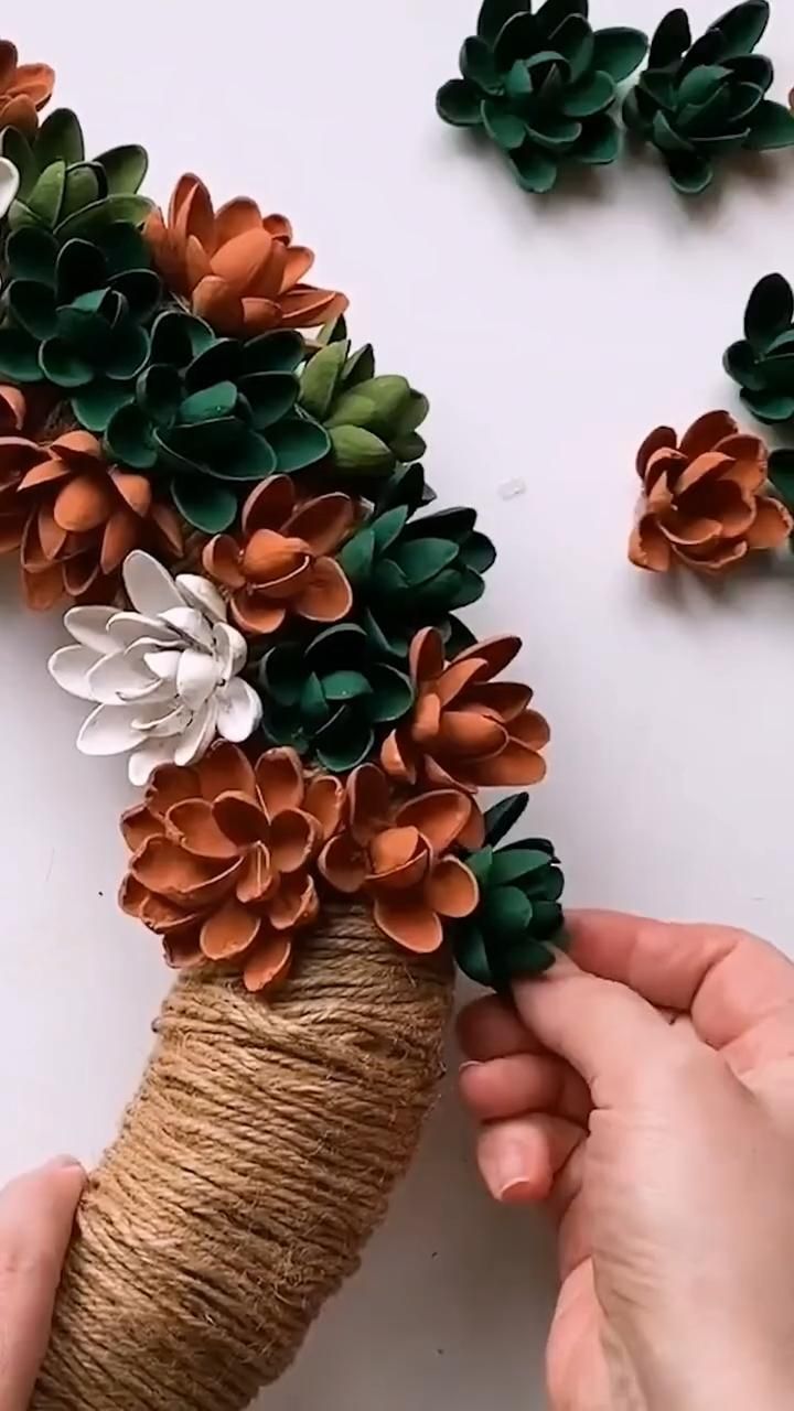 DIY Things to Make_ Beautiful Succulent Wreath for Unique Home Decor.jpeg