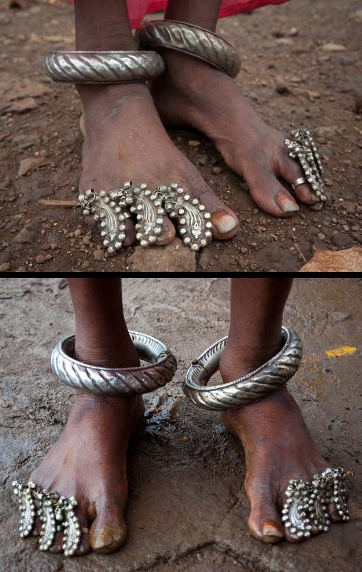 Marwadi tribal toe rings and leg ornament.jpeg