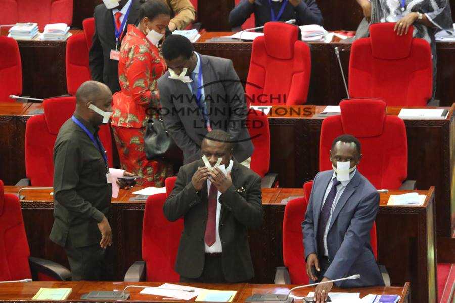 Ndani ya bunge.jpg