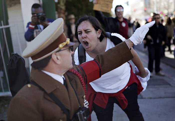 powerful-women-protesters-32-5a040e687a51c__700.jpeg