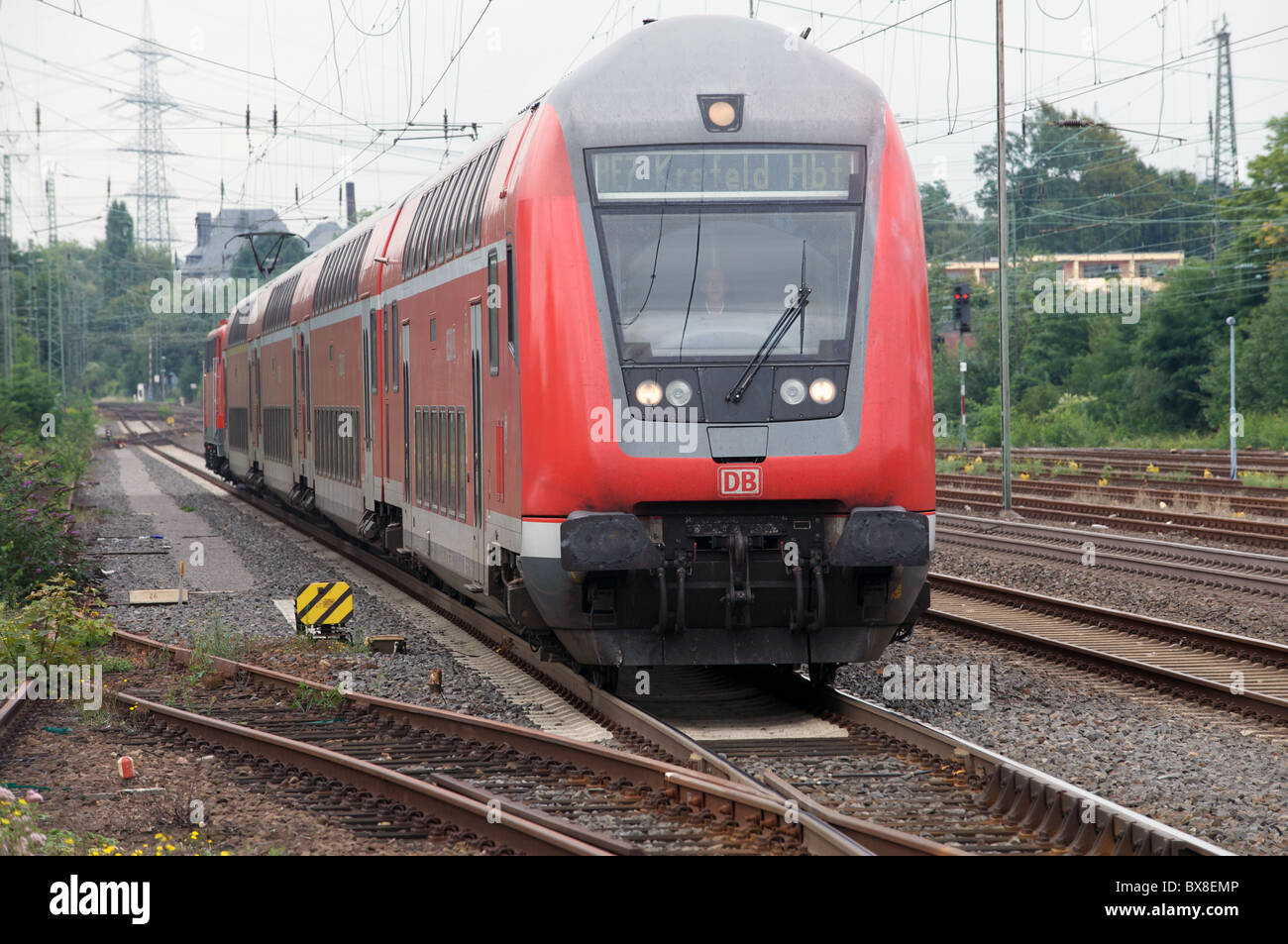 re-regional-express-double-decker-passenger-train-germany-BX8EMP.jpg
