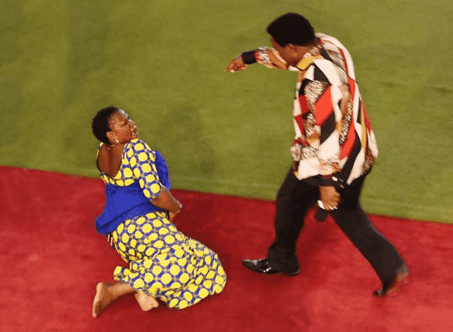 TB Joshua na mapepo.png