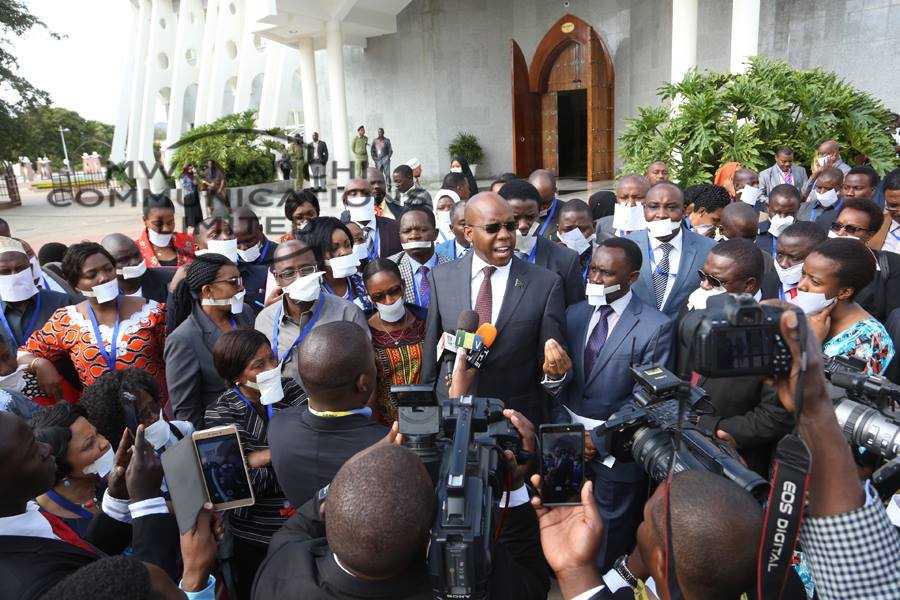 Vituko vya bunge  Mwaka 2016.jpg