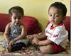 world smallest girl Jyoti Amge picture[3].jpg