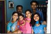 world smallest girl Jyoti Amge  family photo picture[3].jpg