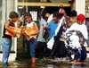 Looters-katrina.jpg