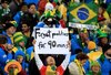 crazy_costumes_of_world_cup_fans_24[1].jpg
