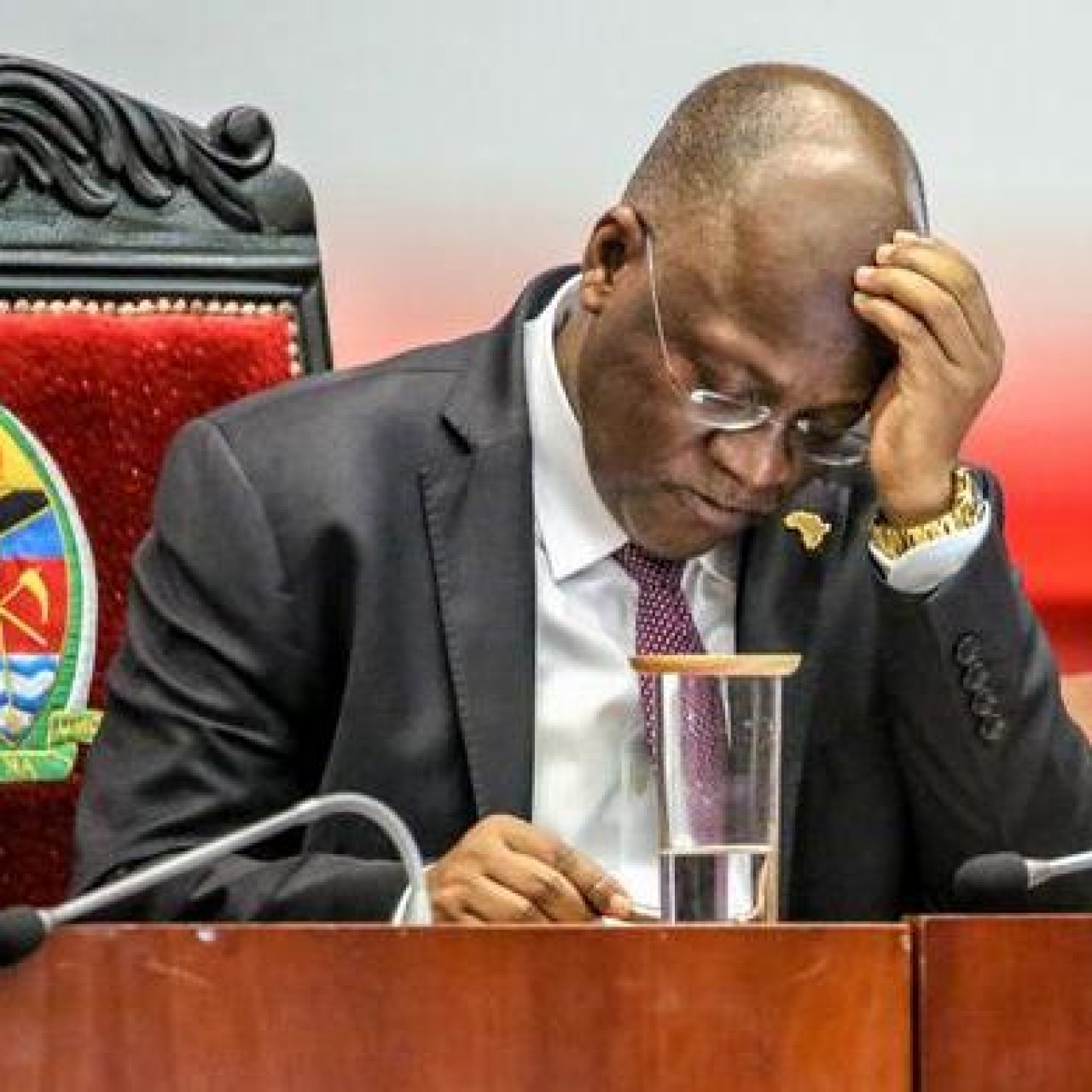 Kumbukizi: Rais Magufuli alipogoma kumsalimia kwa mkono Paul Makonda